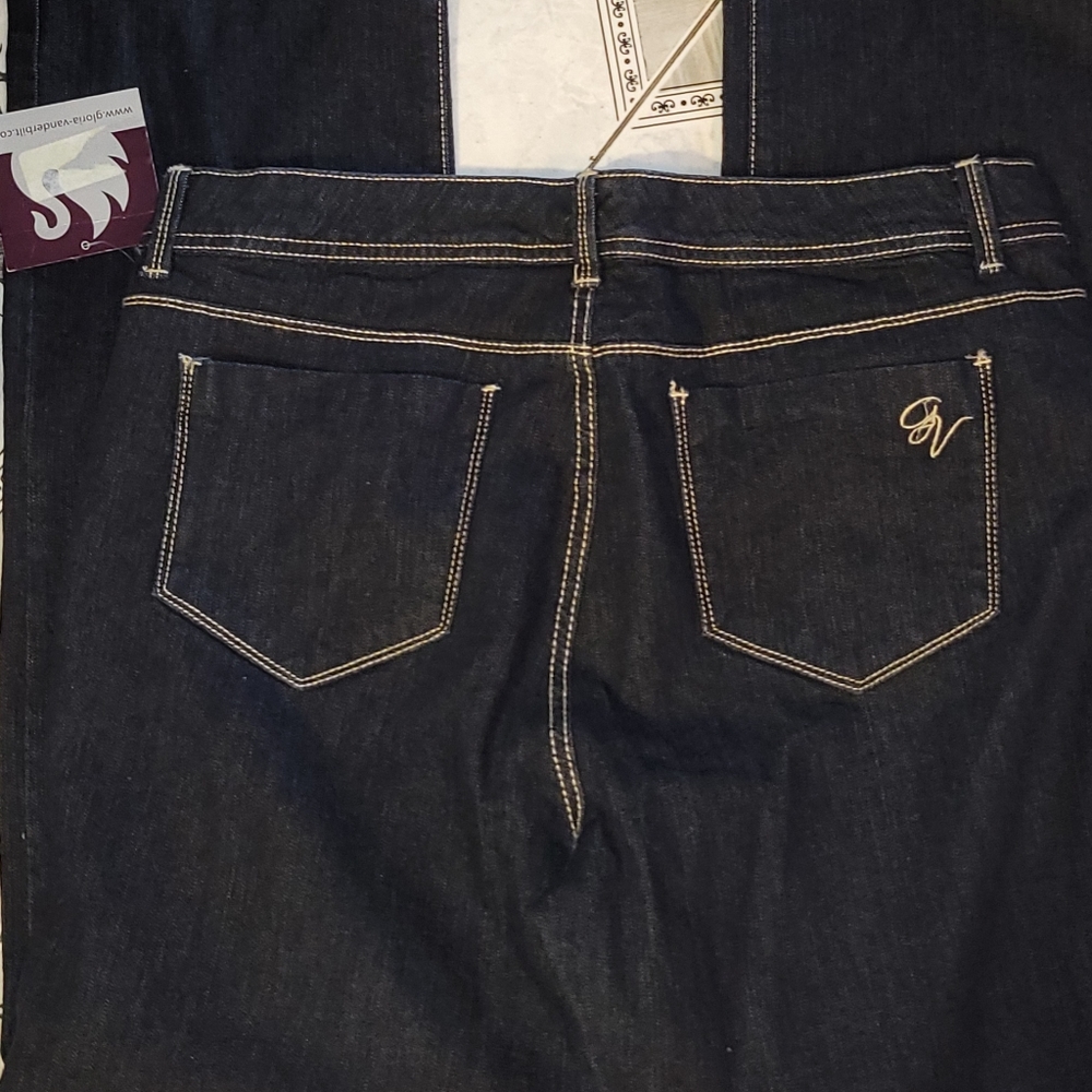 Gloria Vanderbilt GV Logo Jeans 12